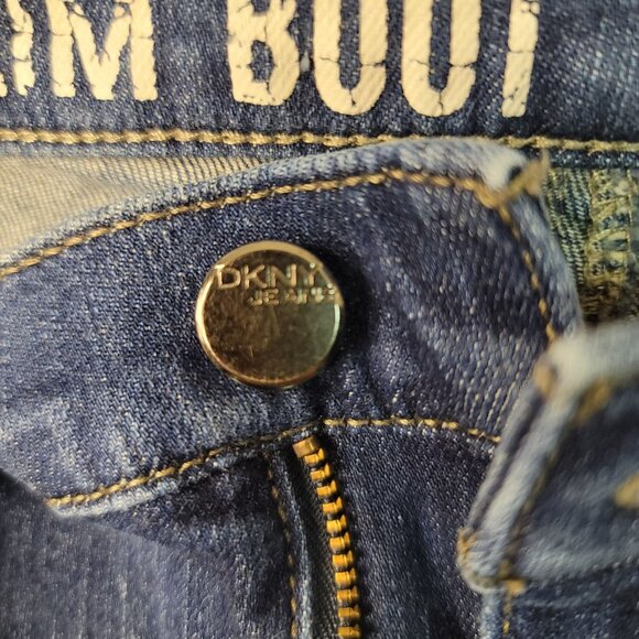 DKNY Womens Ave B Slim Boot Jeans 8X32 Blue Denim Light Distress - Picture 3 of 10